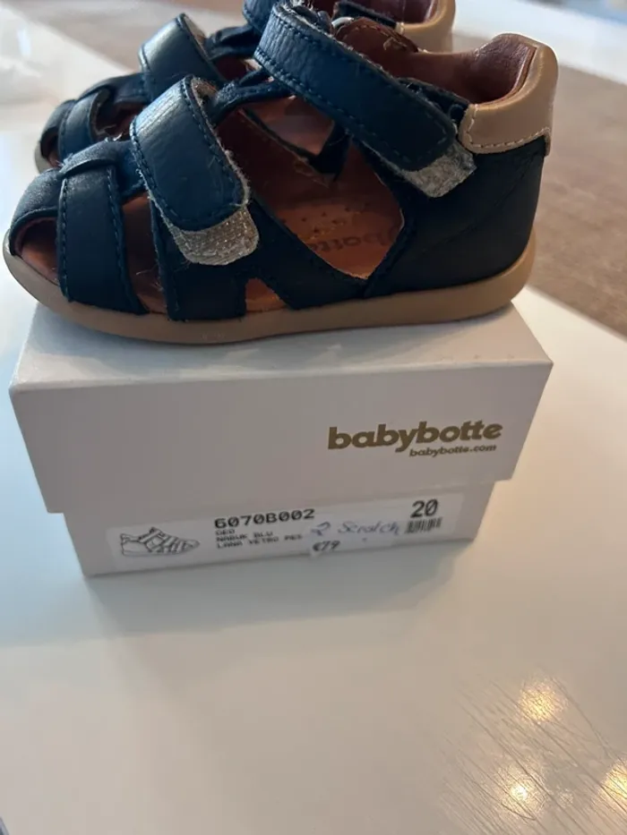 Sandale nu-pieds Babybotte taille 20 - photo numéro 5