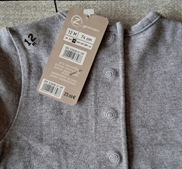 Lot vêtements NEUFS pour fille 12 mois (74) - photo numéro 4