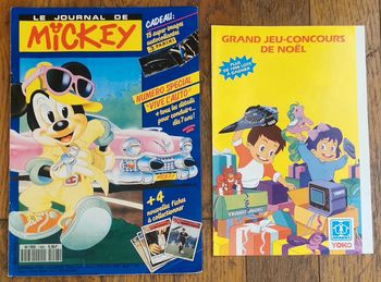 Ancien journal de mickey n°1998 avec dépliant jouets + 4 fiches 1990 vintage