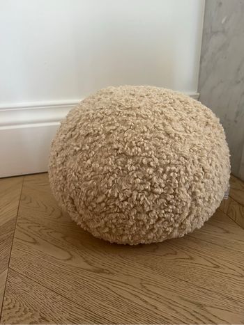 Pouf tissu teddy bouclette beige