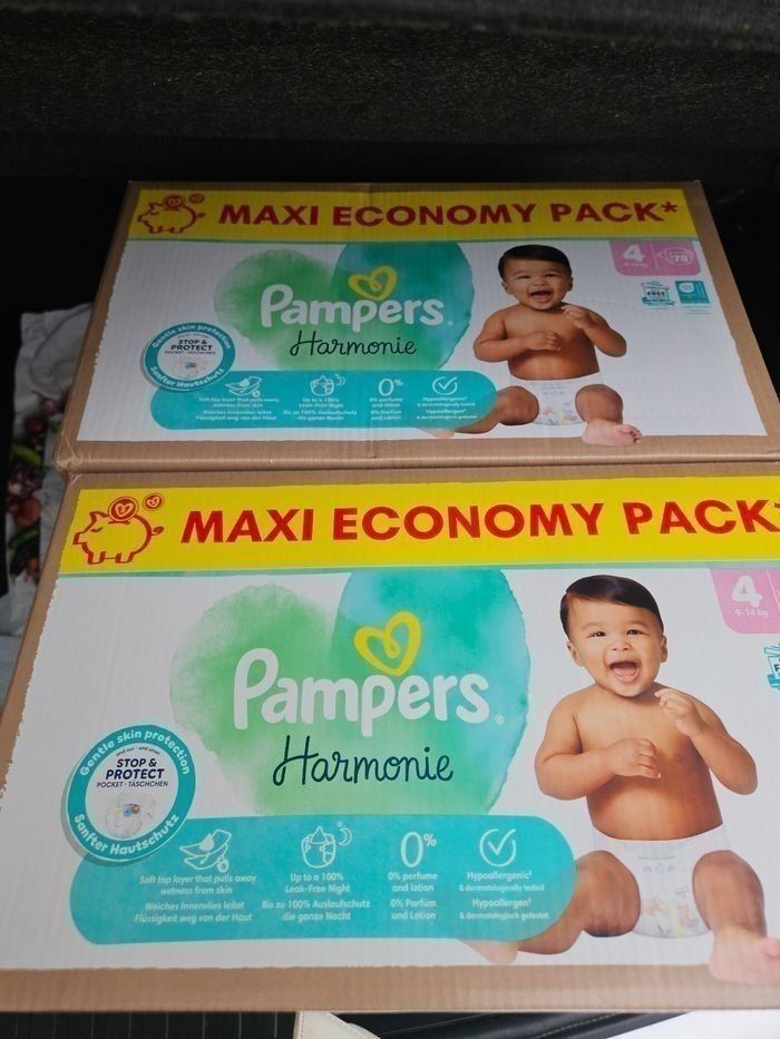 Lot 2 packs pampers