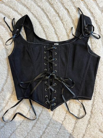 Corset médiéval noir