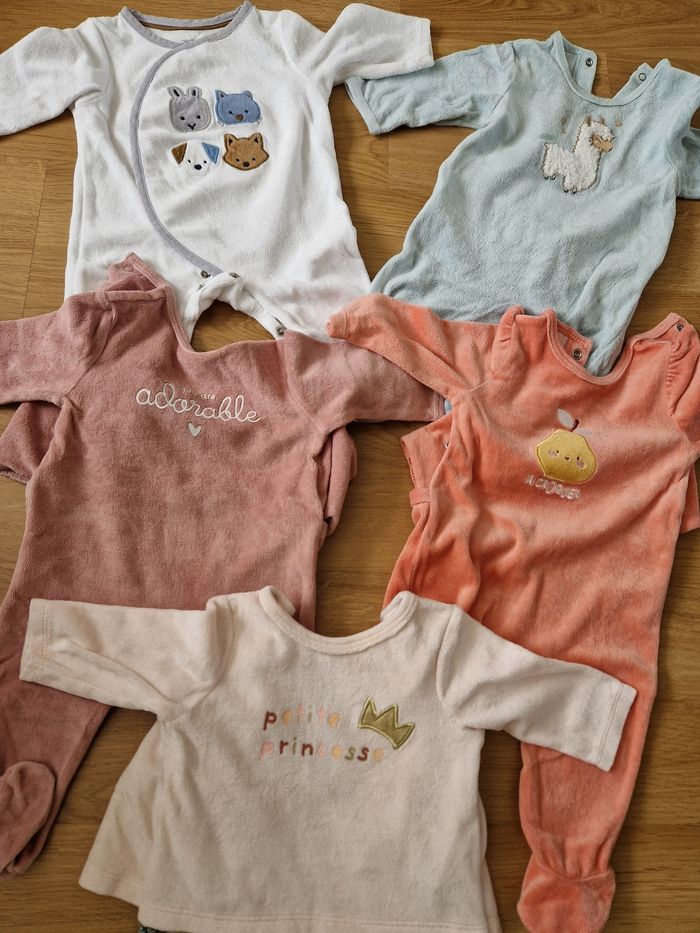 Lot 5 pyjamas velours 3 mois - photo numéro 5