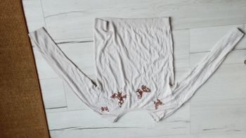 Vêtement femme pull léger beige motifs papillons Camaïeu taille 1