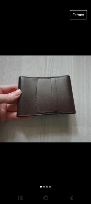 Magnifique porte feuilles cuir vintage