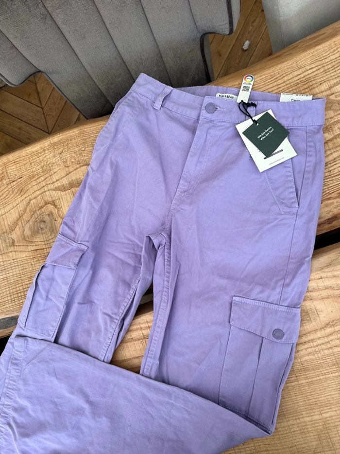 Neuf étiqueté bershka Pantalon Lila Jean cargo multipoches violet Lila taille M 38 violet - photo numéro 2