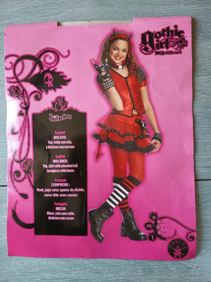 Costume enfant . Diablesse. les dimensions. Car je trouve bizarre la taille qu'ils mettent - photo numéro 2