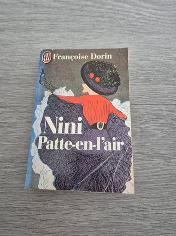 Nini Patte-en-l'air Françoise Dorin