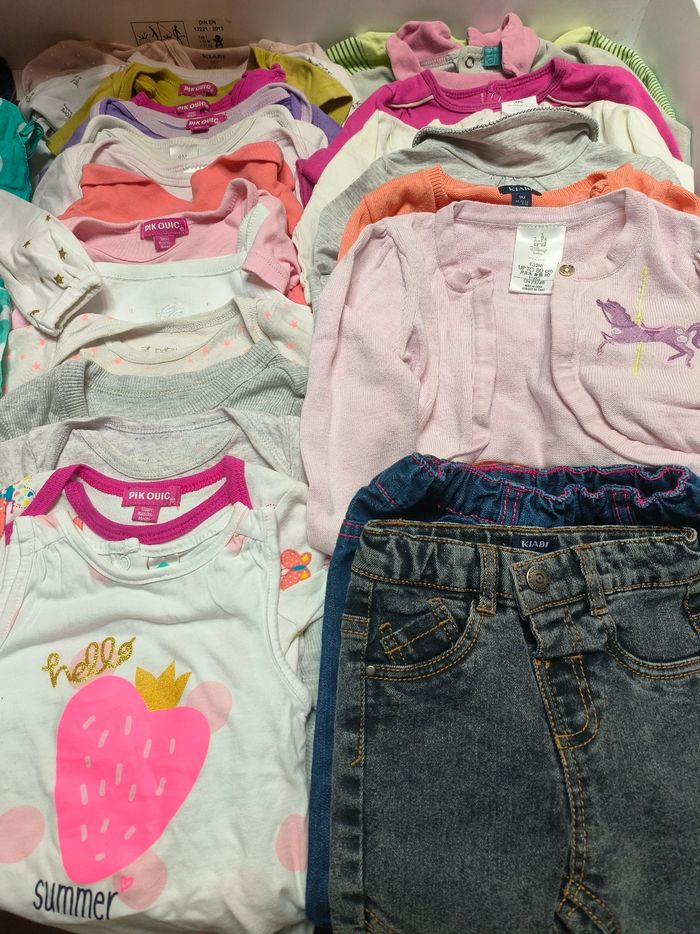 Lot 33 vêtements bébé fille 9 mois - photo numéro 3