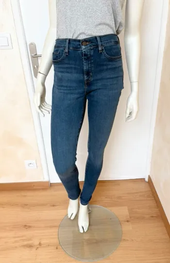 Jean Levi’s 311 Shaping Skinny – Taille 28/32 – bleu denim – Neuf avec étiquette