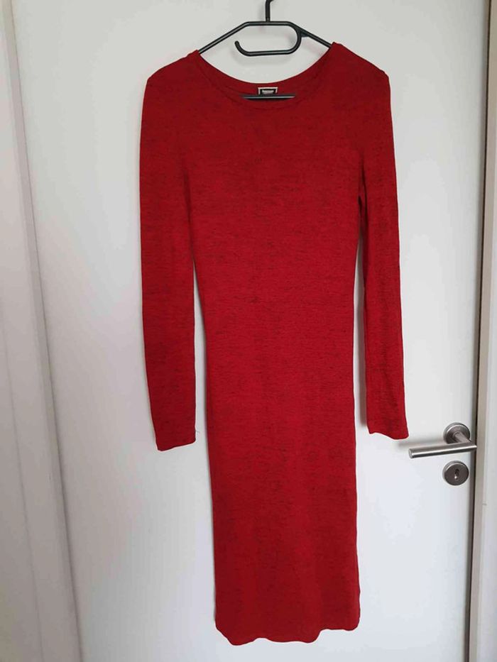 Robe rouge longue moulante élastique taille 36