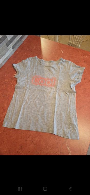 T.shirt fille taille 7 ans