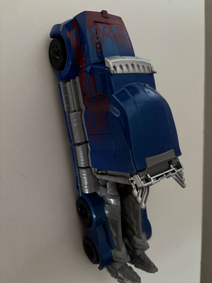 Jouet camion transformable en robot - photo numéro 3