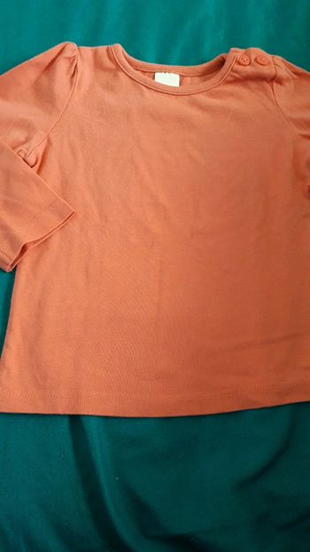 Petit tee shirt manches longues taille 6 mois