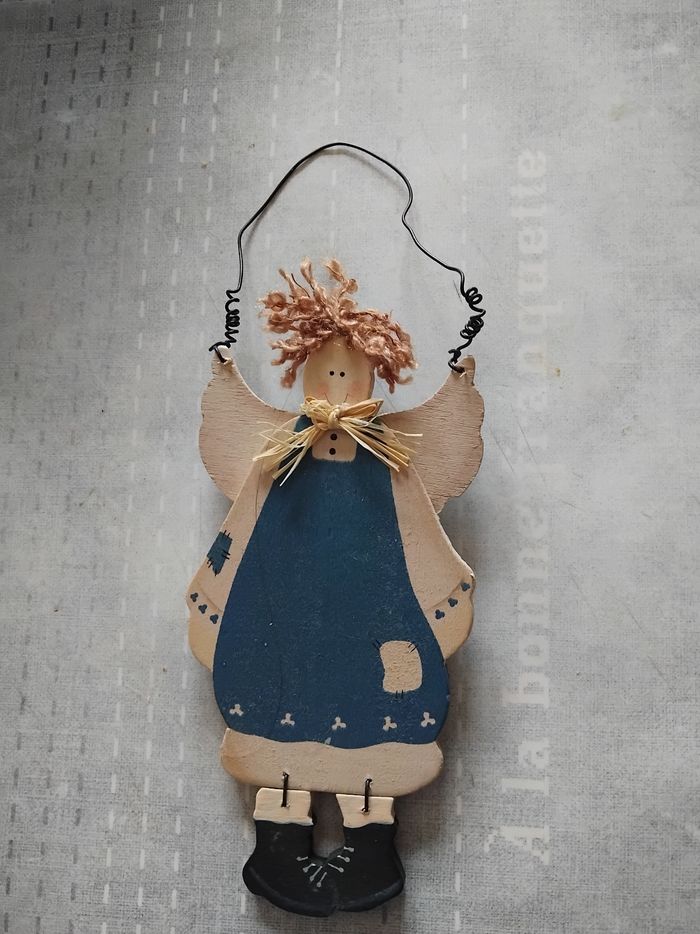 2 anges en bois - photo numéro 3