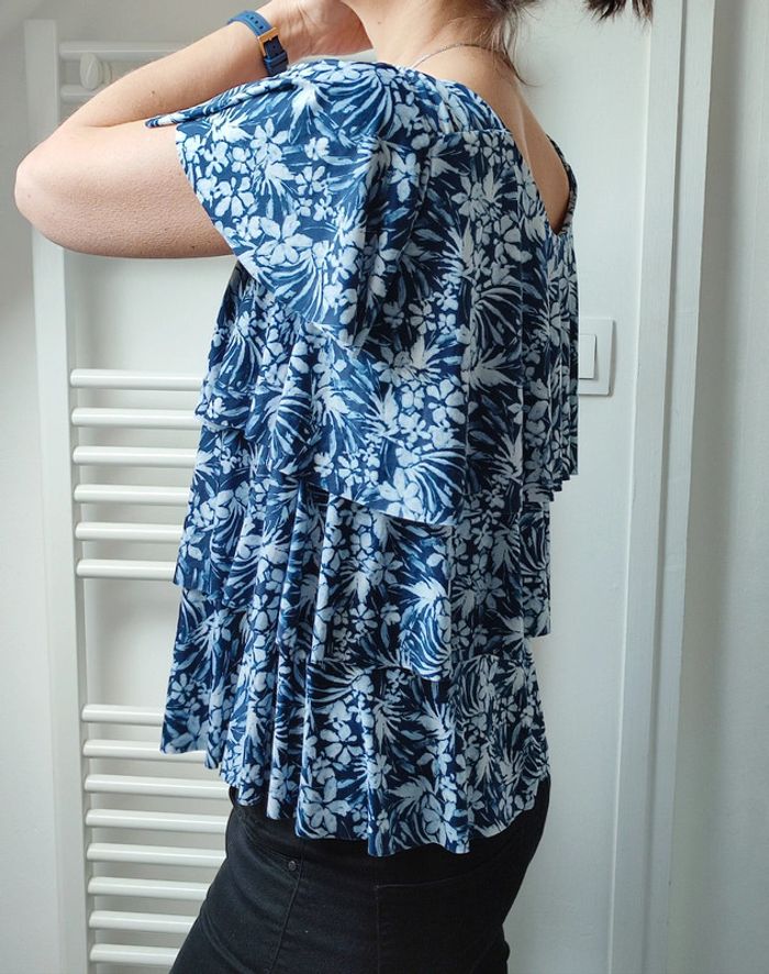 Top fleuri a volants M/L/XL - photo numéro 2