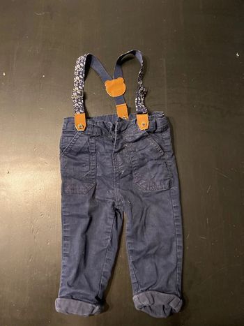 Pantalon à bretelles