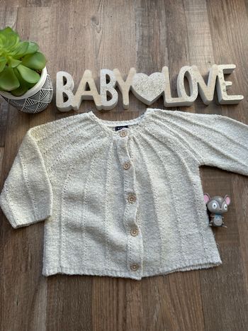 - Gilet Kiabi    - 9 mois - Très bon état 