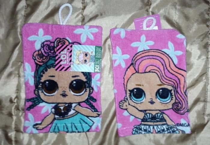 Serviette de bain avec 2 gants de toilette poupée lol - photo numéro 3