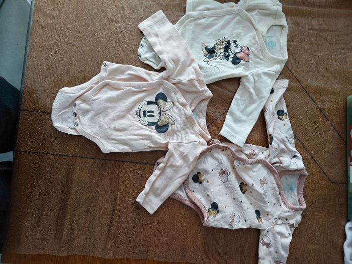 Lot body Disney