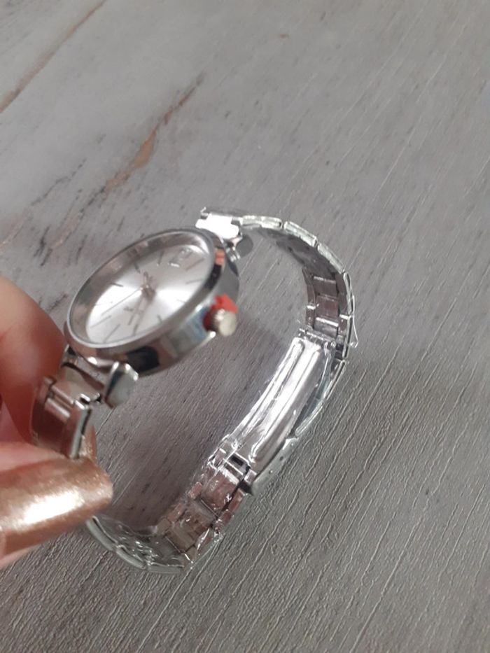 Montre femme argentée - photo numéro 2