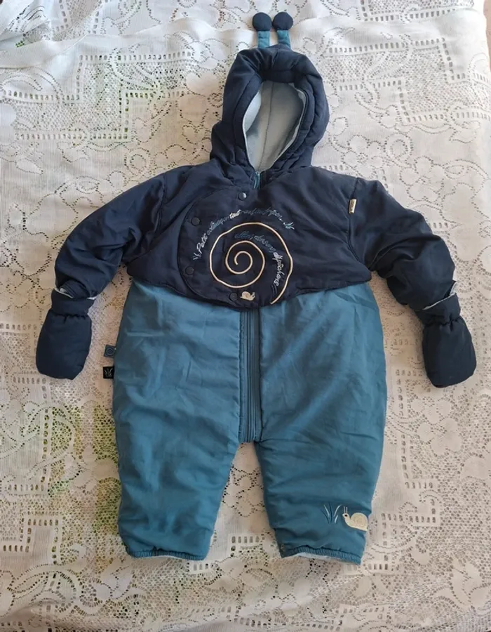 Combinaison pilote bleu marine - hiver, chaud et confortable, en très bon état, taille 6 mois