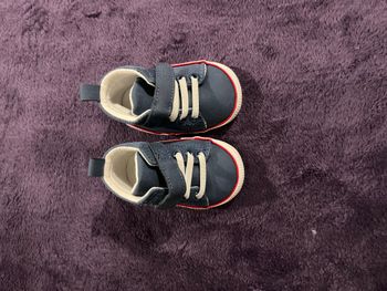 Chaussures bébé disney (Mickey) taille 17 (3/6 mois)