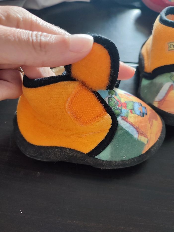 Chaussons pointure 20 - photo numéro 2
