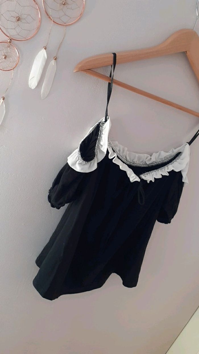 Top épaule découverte 🌹🌹