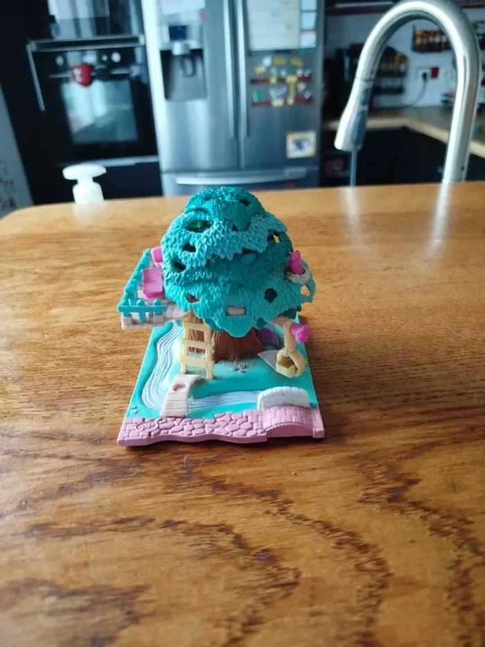 Polly pocket tree house