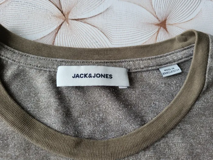 T-shirt Jacks & Jones homme taille S très bon état KAKI - photo numéro 3