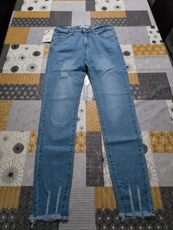 Jean femme taille 38 neuf