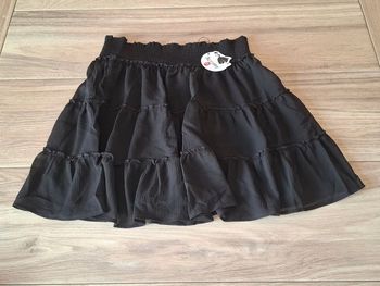 Jupe courte mini agréable légère d'été femme avec shorts noir