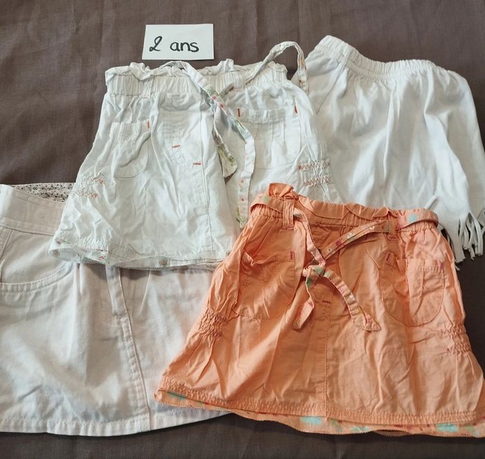 Lot jupes 2 ans