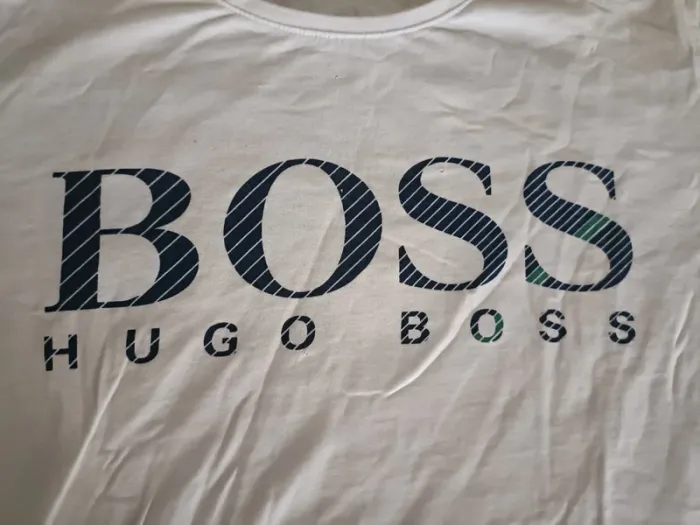 T-shirt Hugo boss taille L - photo numéro 3
