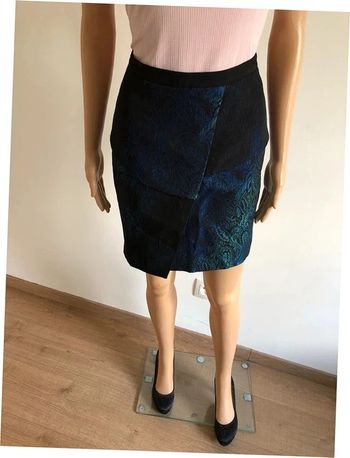 Jupe noire et bleue brillante Esprit taille 34 jamais portée