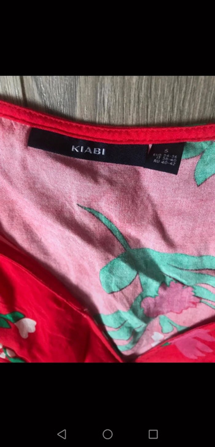 Robe longue, rouge à fleurs, fendue. Kiabi - photo numéro 3