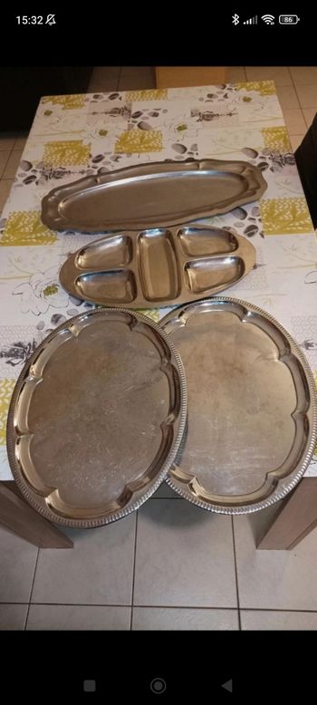 Lot de 4 plats en inox