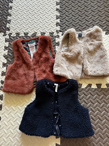 3 gilets sans mâches 9 mois