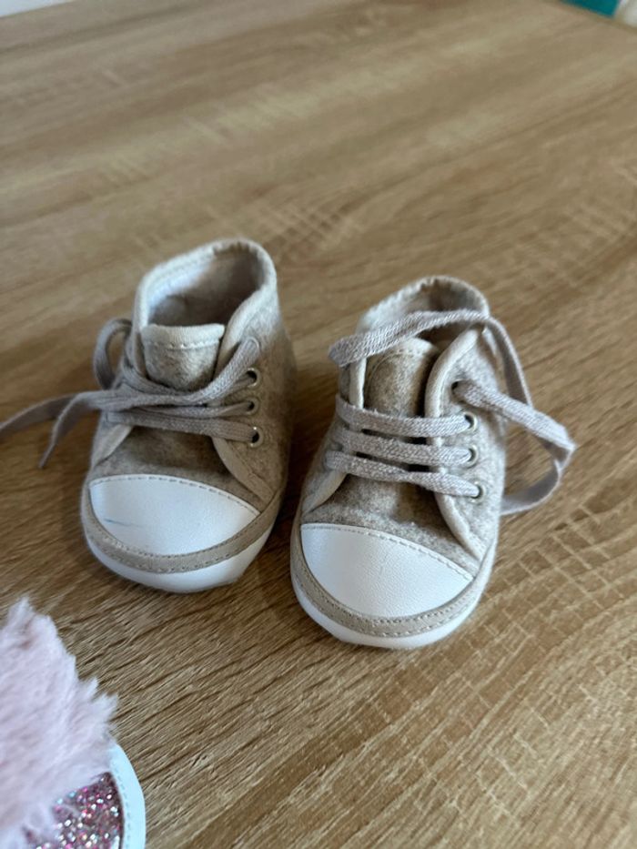 2 paires de chaussures 3 mois - photo numéro 4