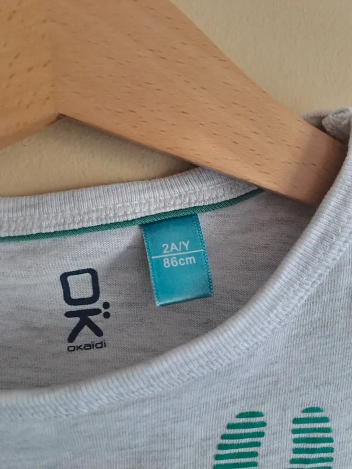 T-shirt garçon Okaïdi gris 2 ans tbe - photo numéro 3