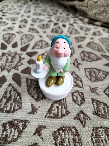 Figurine blanche neige et les 7 nains