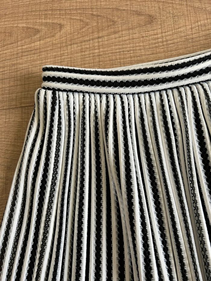 Jupe mi longue patineuse blanche et noire WE taille S TBE - photo numéro 14