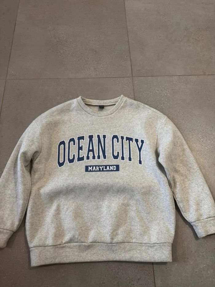 Pull Shein, taille S, bon état mais il y a des bouloches
