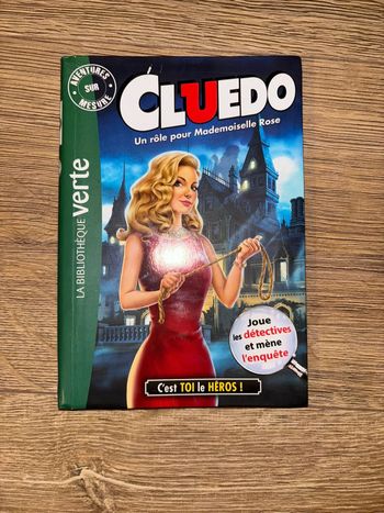 Un rose pour Mlle rose cluedo livre