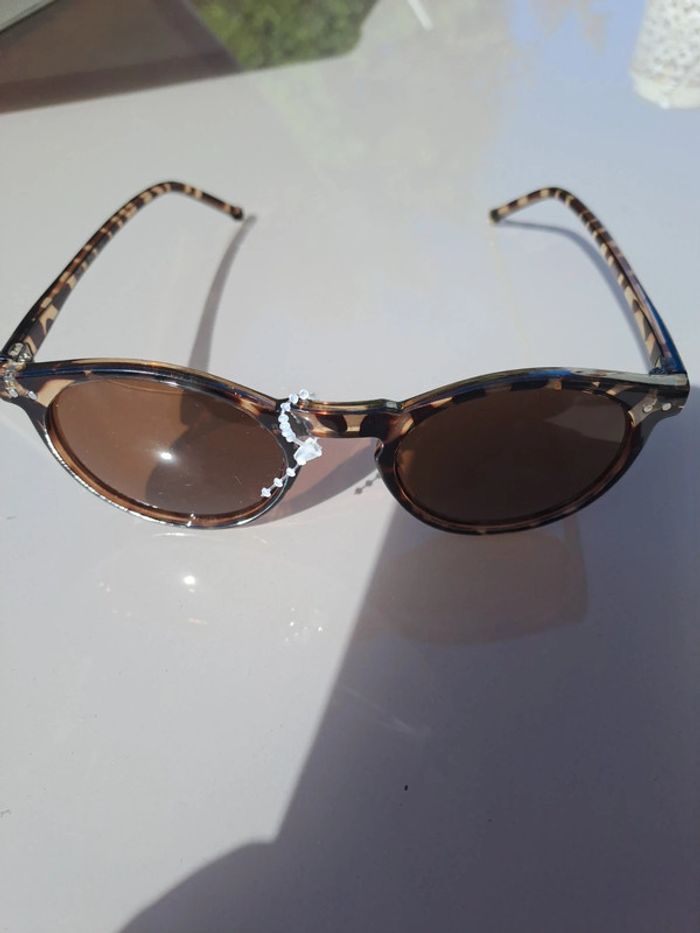 Lunettes de soleil femme - photo numéro 2
