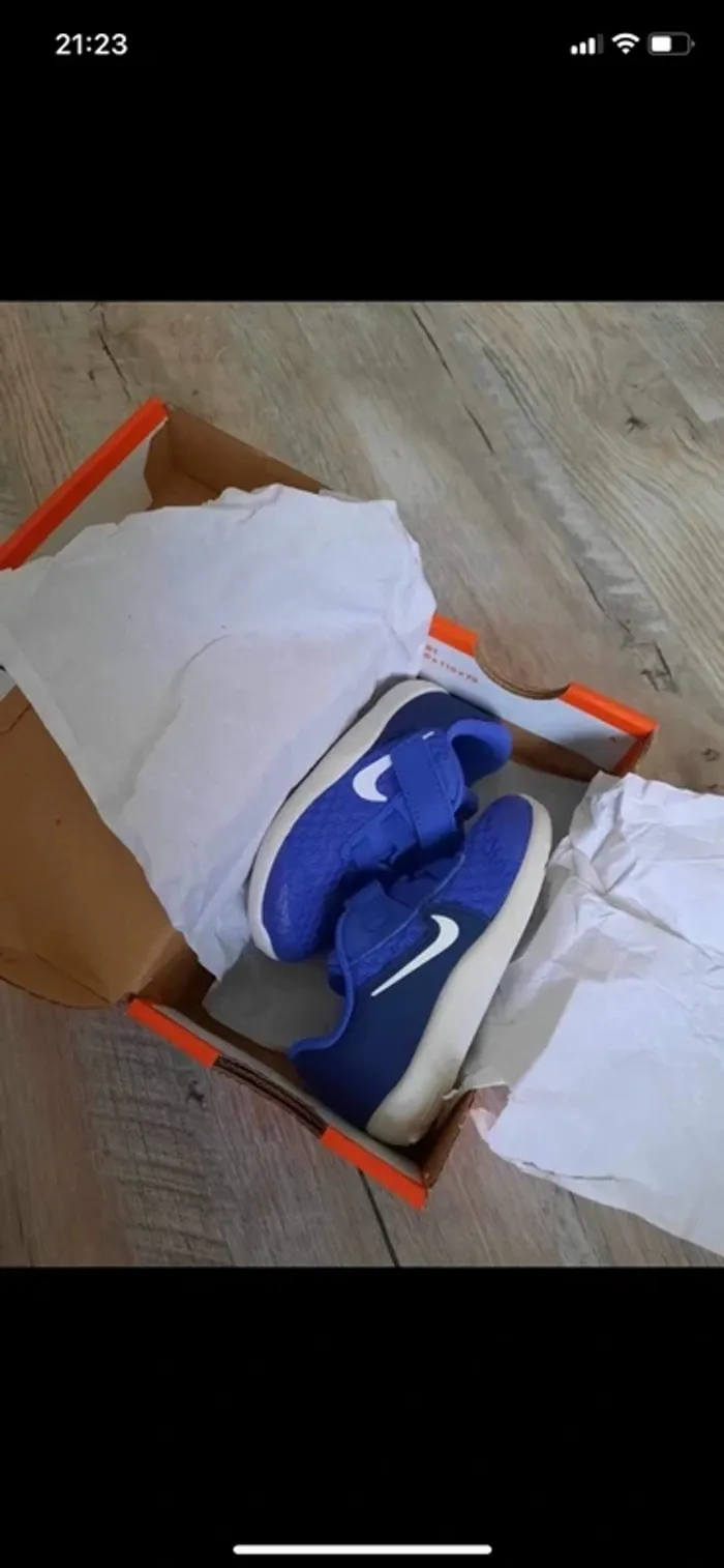 Baskets Nike bleue très bon état avec carton - photo numéro 3