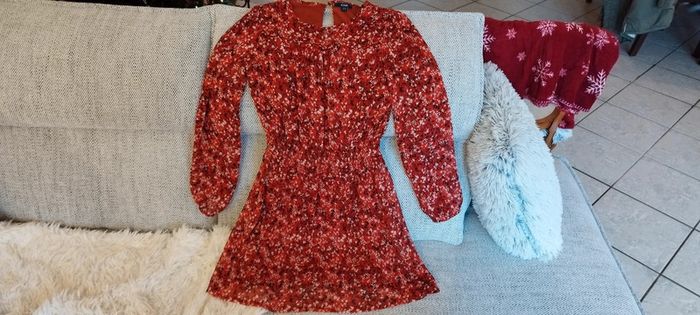 Robe voile avec doublure et fil brillant Kiabi. Taille 12 ans. Très bon état - photo numéro 4