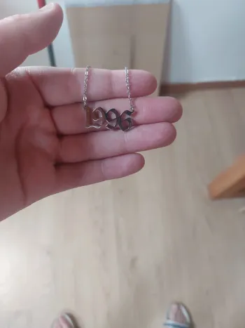 Collier argenté 1996