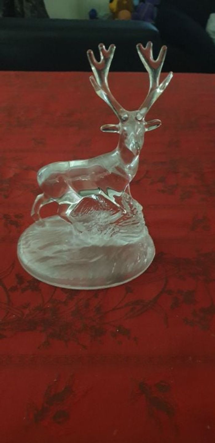 Cerf en verre